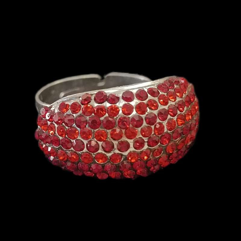 انگشتر زنانه مدل عروسکی نگین دار انگشتر زنانه مدل عروسکی نگین دار