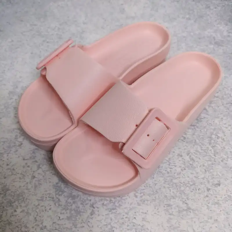 دمپایی زنانه پاپا مدل ثمین سگکدار کد 1536-LPK