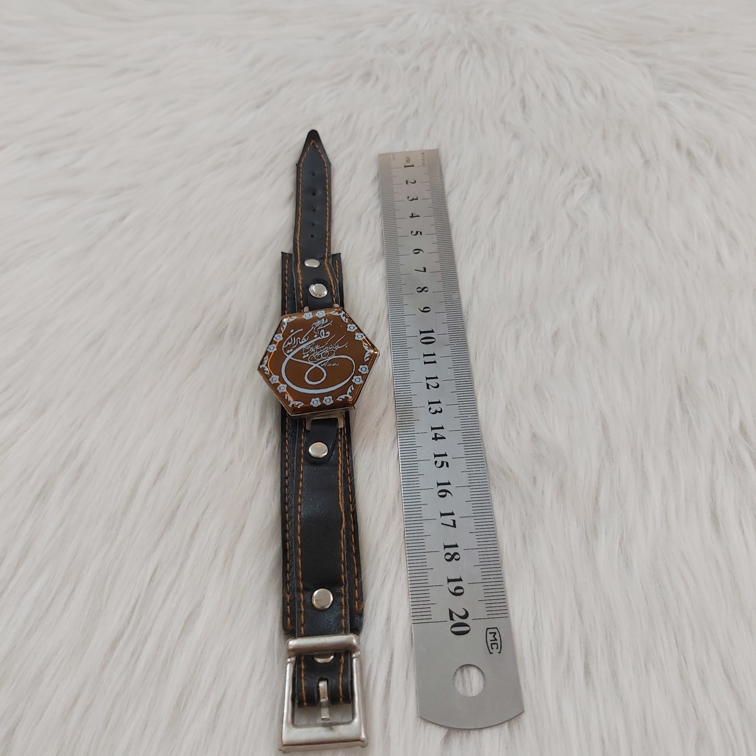 دستبند مدل چرمی طرح وان یکاد کد 110 دستبند مدل چرمی طرح وان یکاد کد 110