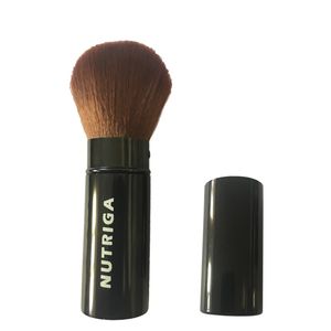 نقد و بررسی برس رژگونه نوتریگا مدل Retractable powder brush توسط خریداران