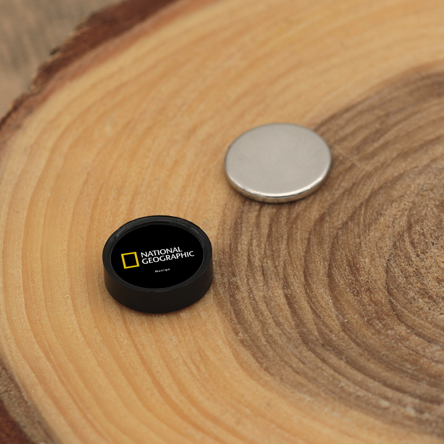 پیرسینگ گوش ناکسیگو مدل شب تاب طرح National Geographic کد PM6354 پیرسینگ گوش ناکسیگو مدل شب تاب طرح National Geographic کد PM6354