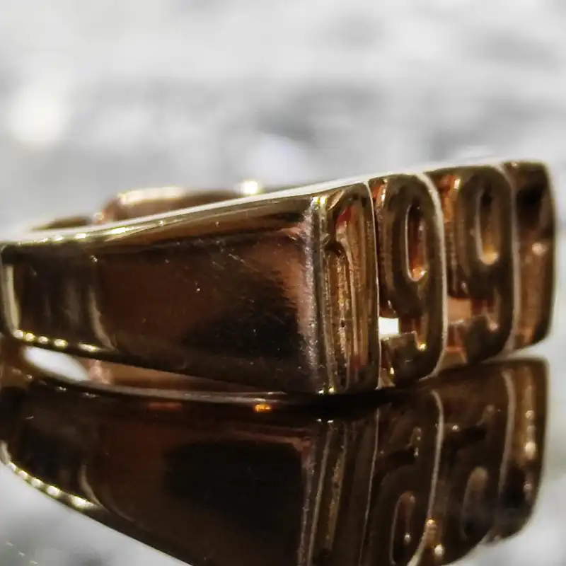 انگشتر مدل متولد 1997