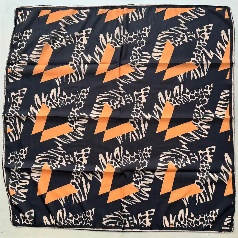 روسری زنانه مدل مینی نخی پلنگی لوزی مجلسی قواره 70