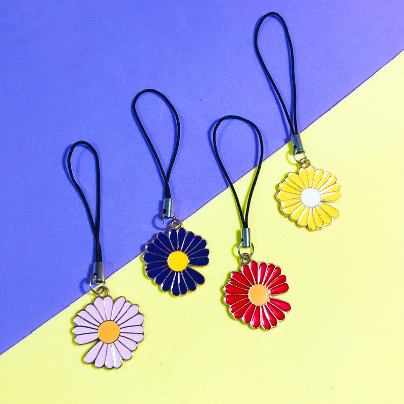 آویز موبایل مدل گل بابونه کد 01