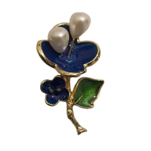 گل سینه مدل flower کد ۰۰۲