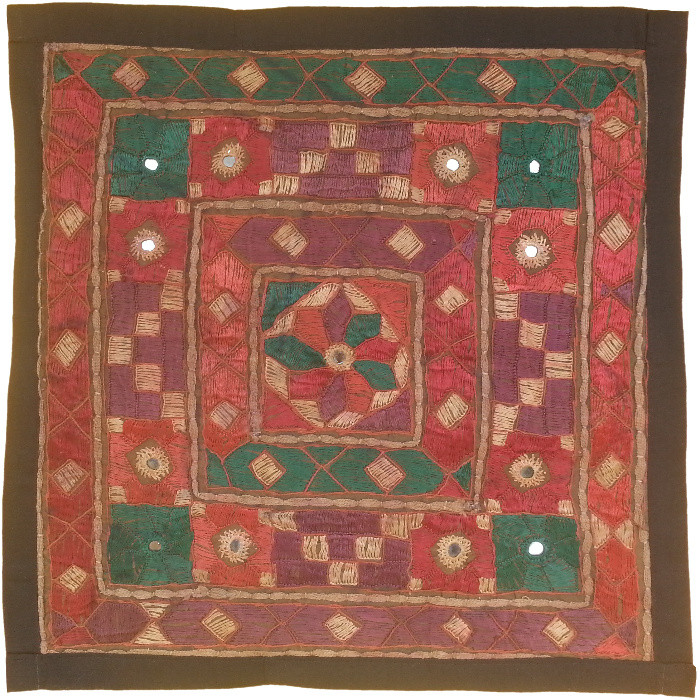 رومیزی سوزن دوزی مدل عسلی کد SOO51