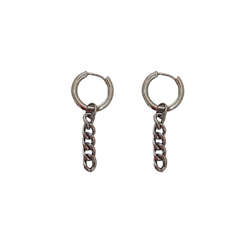 گوشواره زنانه سیکس مدل زنجیر و حلقه اسپرت گوشواره زنانه سیکس مدل زنجیر و حلقه اسپرت