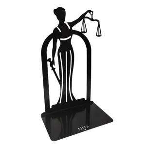 نگهدارنده کتاب نیتا طرح بانوی دادگستر