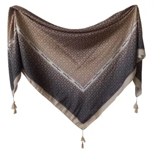 روسری زنانه مدل نخی منگوله دار