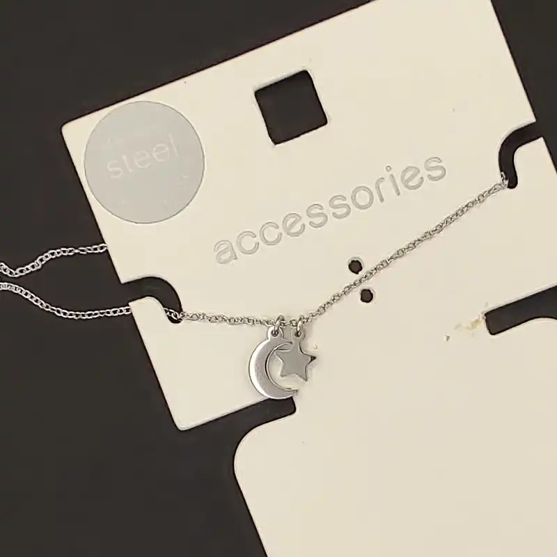 گردنبند زنانه اکسسورایز مدل ماه و ستاره