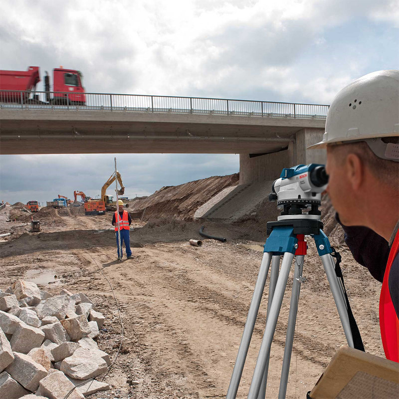 تراز لیزری بوش مدل GOL 20 D Professional تراز لیزری بوش مدل GOL 20 D Professional