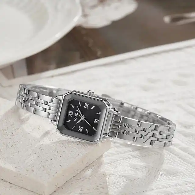 ساعت مچی عقربه ای زنانه مدل کلاسیک m