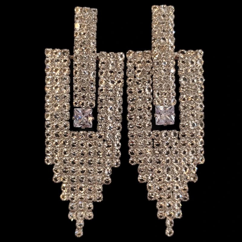 گوشواره میخی زنانه مدل نگینی ژورنالی مجلسی