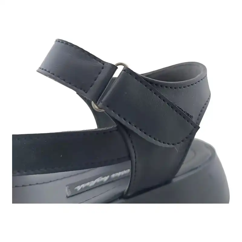 صندل زنانه مدل نسترن رنگ مشکی