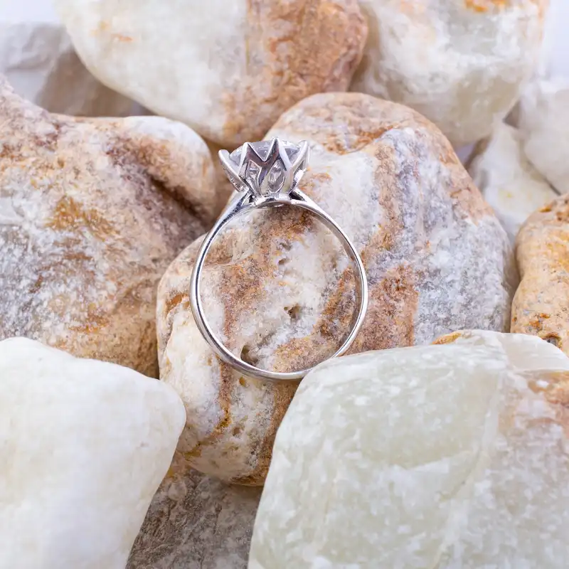 انگشتر نقره زنانه مدل تک تاش AMT_R119