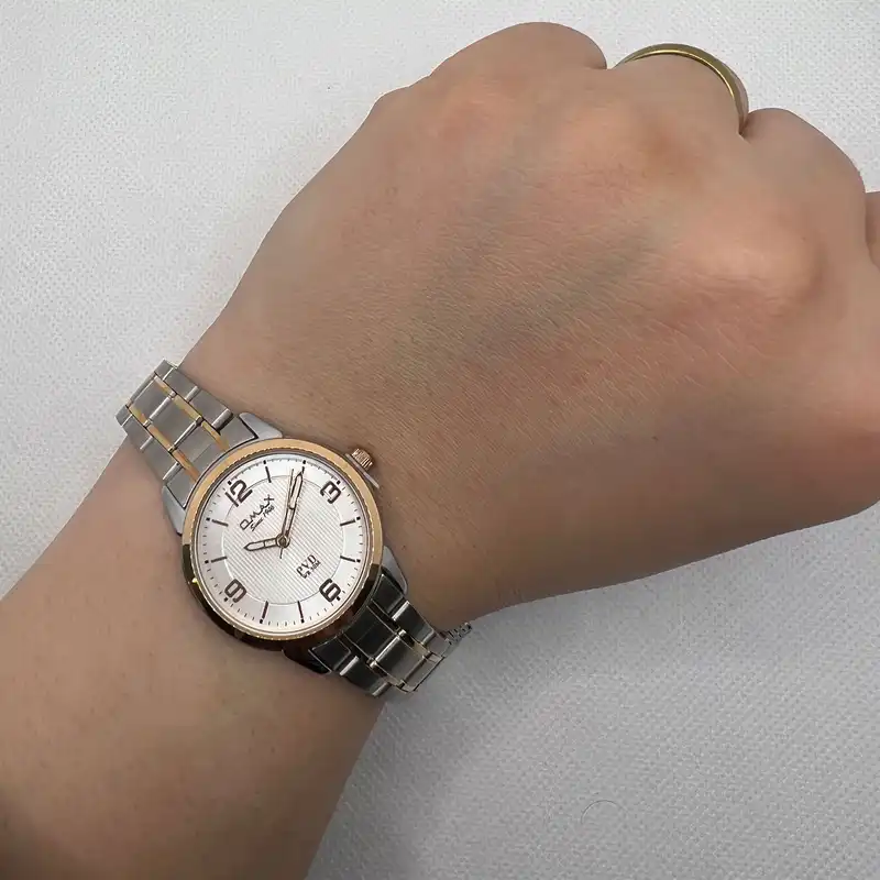 ساعت مچی عقربه ای زنانه اوماکس مدل OJSB004N018