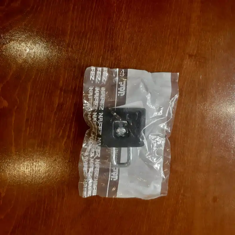 زبانه قفل صندوق عقب نافذ کد 190027 مناسب برای رنو ال 90