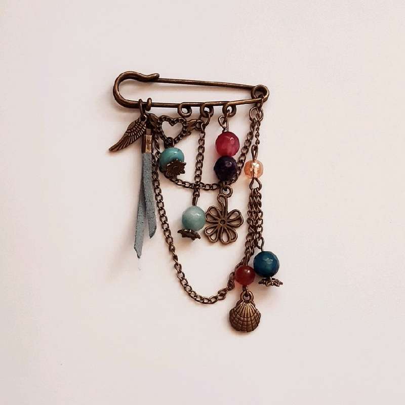 سنجاق سینه دخترانه مدل صدف کد 1536