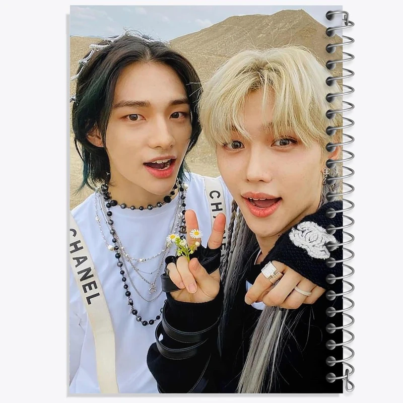 دفتر مشق 50 برگ خندالو مدل فلیکس و هیونجین گروه استری کیدز Stary Kids کد 16934