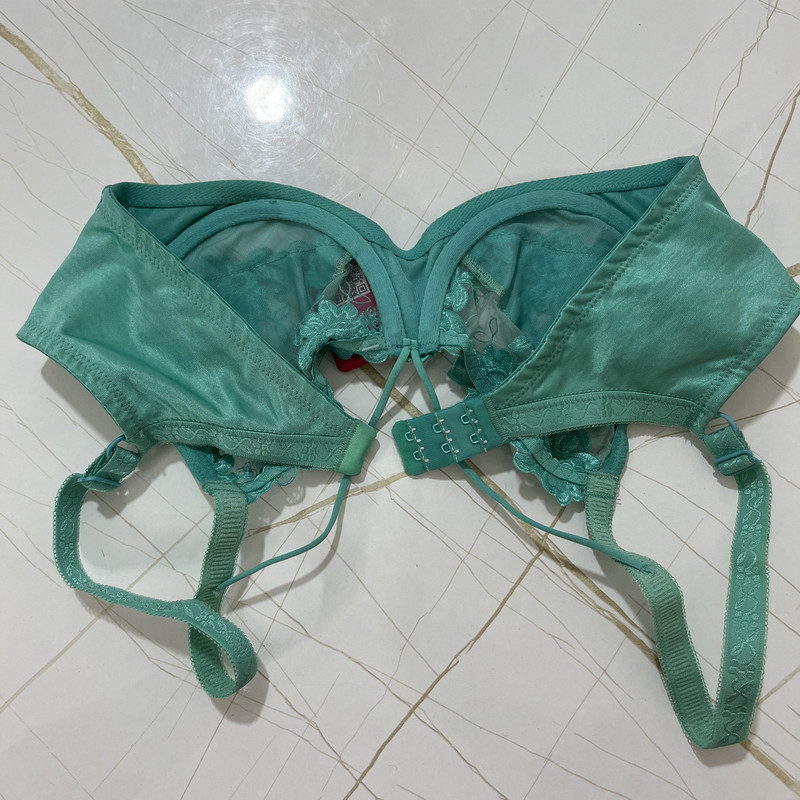 ست شورت و سوتین زنانه مدل دانتل فنردار کد SB520