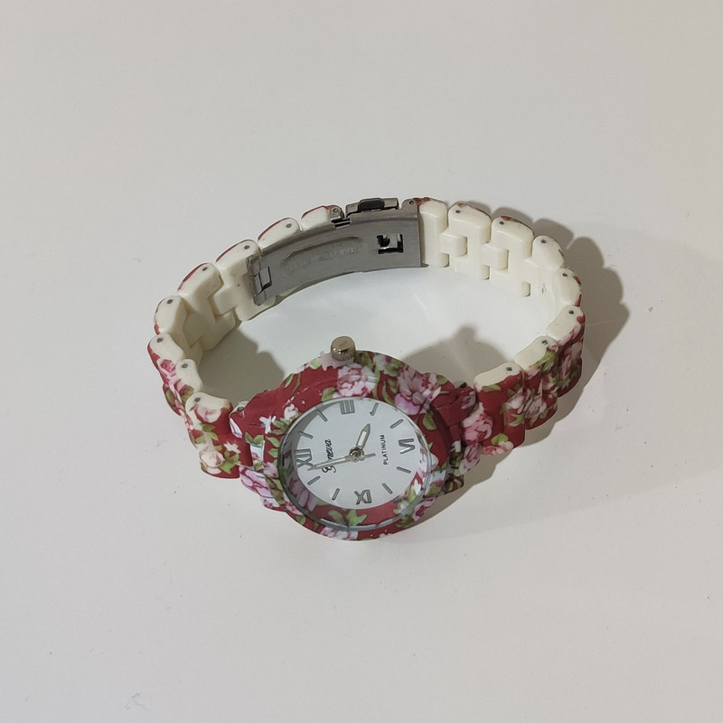 ساعت مچی عقربه ای دخترانه مدل رز 700 ساعت مچی عقربه ای دخترانه مدل رز 700