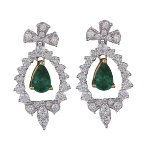 گوشواره طلا 18 عیار زنانه جواهری گاندی مدل A4784