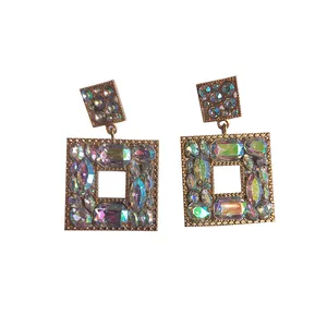 گوشواره زنانه مدل نگینی