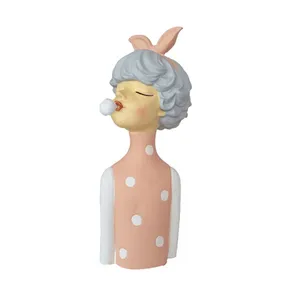 مجسمه دنیا دکوری سرمد مدل دختر آدامسی کد 0