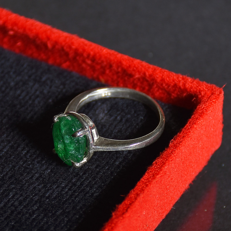 انگشتر نقره زنانه نقره جات لطفی مدل زمرد کد ANZS02E04 انگشتر نقره زنانه نقره جات لطفی مدل زمرد کد ANZS02E04