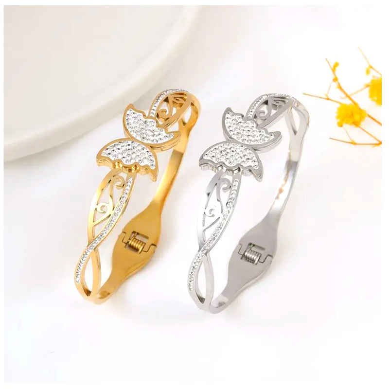 دستبند زنانه طرح پروانه مدل فنری کد 128g