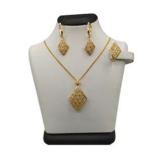 نیم ست طلا 18 عیار زنانه مدل لوزی