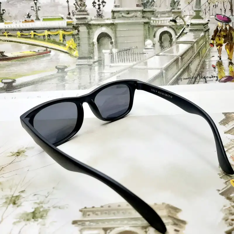 عینک آفتابی بچگانه مدل S802P13