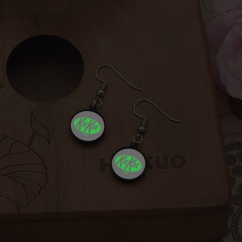 گوشواره زنانه مدل شب تاب طرح KitKat کد ES8140 گوشواره زنانه مدل شب تاب طرح KitKat کد ES8140