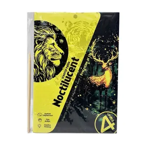 مقوا رنگ‌آمیزی مدل نقاشی خراشیدنی ذغالی طرح حیوانات رویایی شب تاب سایز 22x15 سانتی‌متر مجموعه 4 عددی


