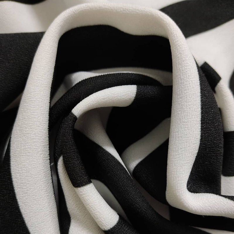 ست تی شرت آستین کوتاه و شلوار زنانه مدل راه دار