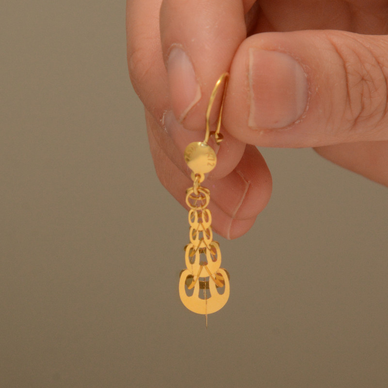 گوشواره طلا 18 عیار زنانه طلای مستجابی مدل لیزر کات کد 04