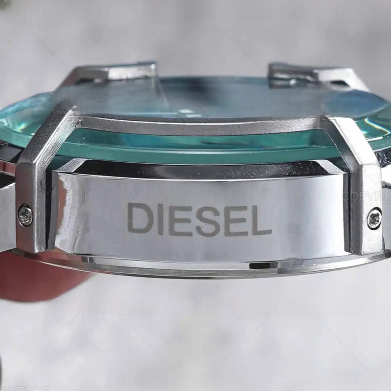 ساعت مچی عقربه‌ای مردانه  مدل سه موتور فعال کرنوگراف