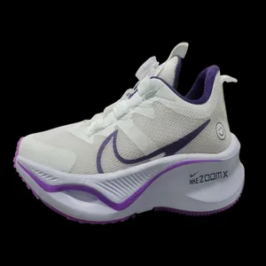 کفش پیاده‌روی مدل لبخند