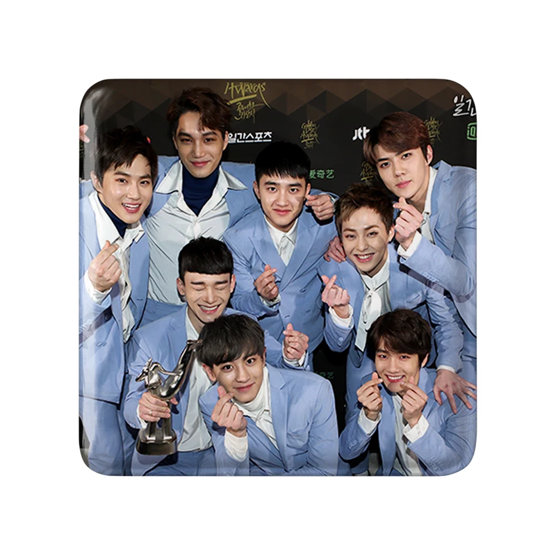 مگنت خندالو مدل گروه اکسو EXO کد 13667