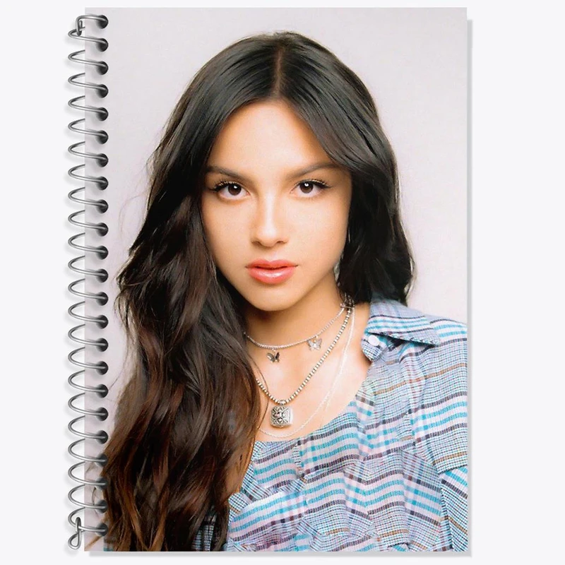 دفتر لغت 50 برگ خندالو مدل اولیویا رودریگو Olivia Rodrigo کد 19261