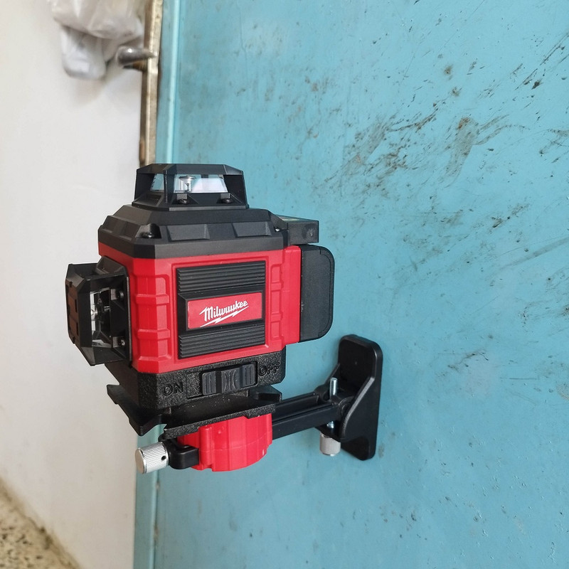 تراز لیزری میلواکی مدل 4 بعدی نور سبز کد 4D 16 Lines Hard Box