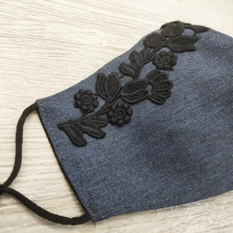 ماسک پارچهای مدل آلاله کد 001