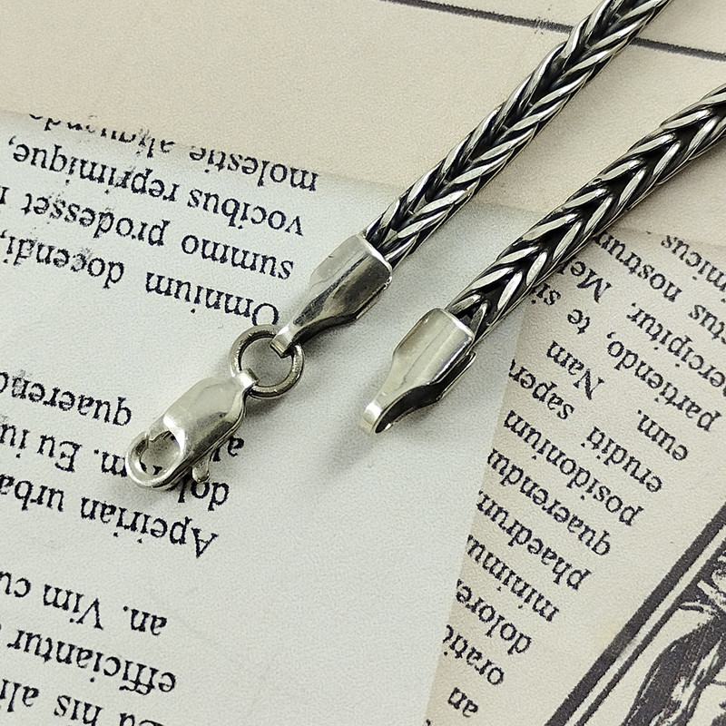 دستبند نقره سلین کالا مدل سیاه قلم تابیده کد 52