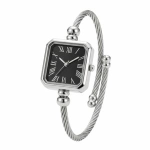 ساعت مچی عقربه‌ای کوارتز زنانه مدل مینیمال اسپرت بند النگویی کد ۴