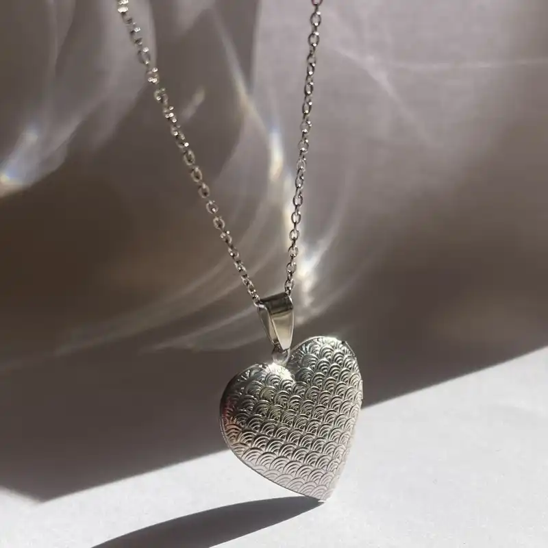 گردنبند زنانه مدل لاکت قلب 490