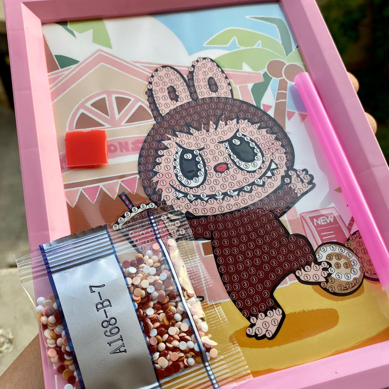 بازی آموزشی مدل ساخت تابلو نقاشی الماسی طرح لابوبو کد ۰4