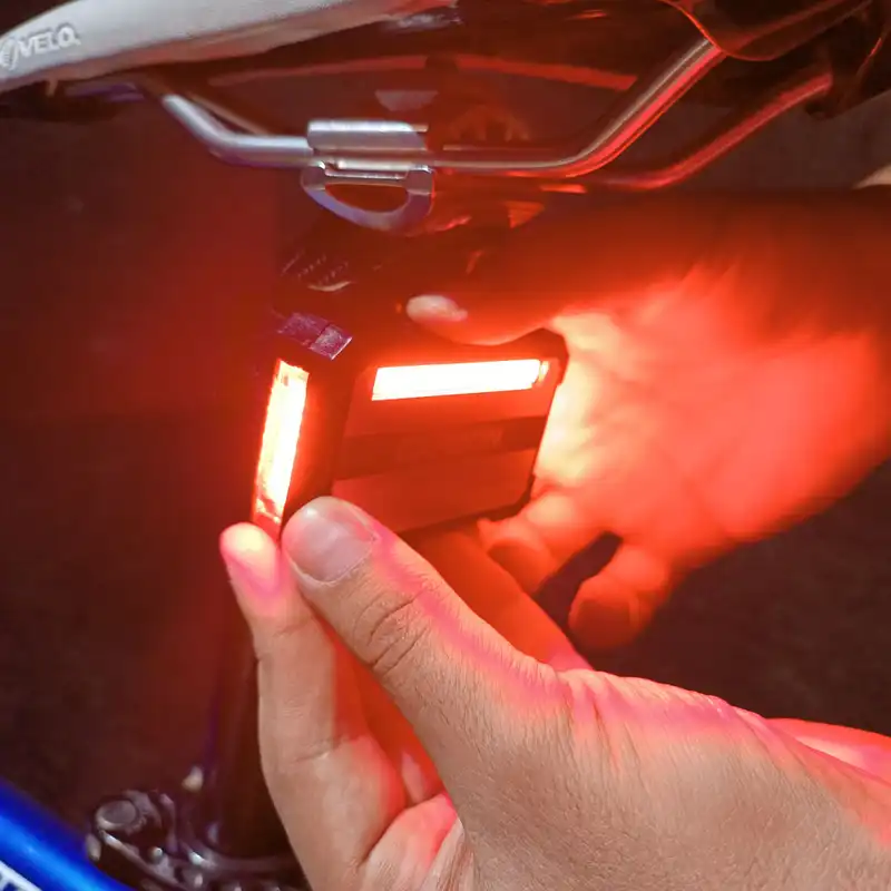 چراغ عقب دوچرخه مدل کربن