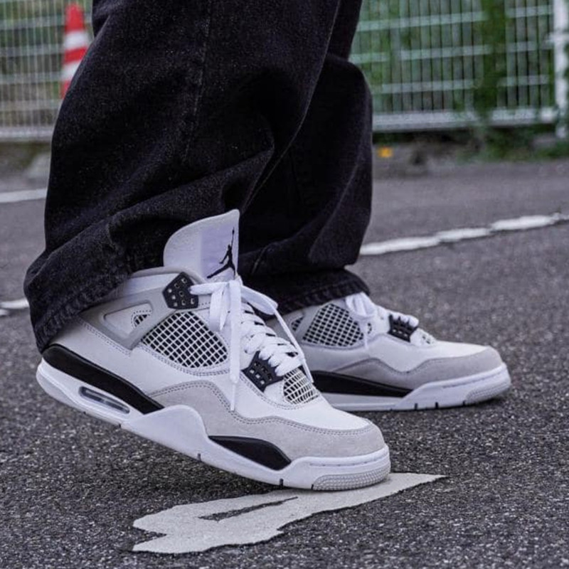 کفش بسکتبال مدل Retro 4