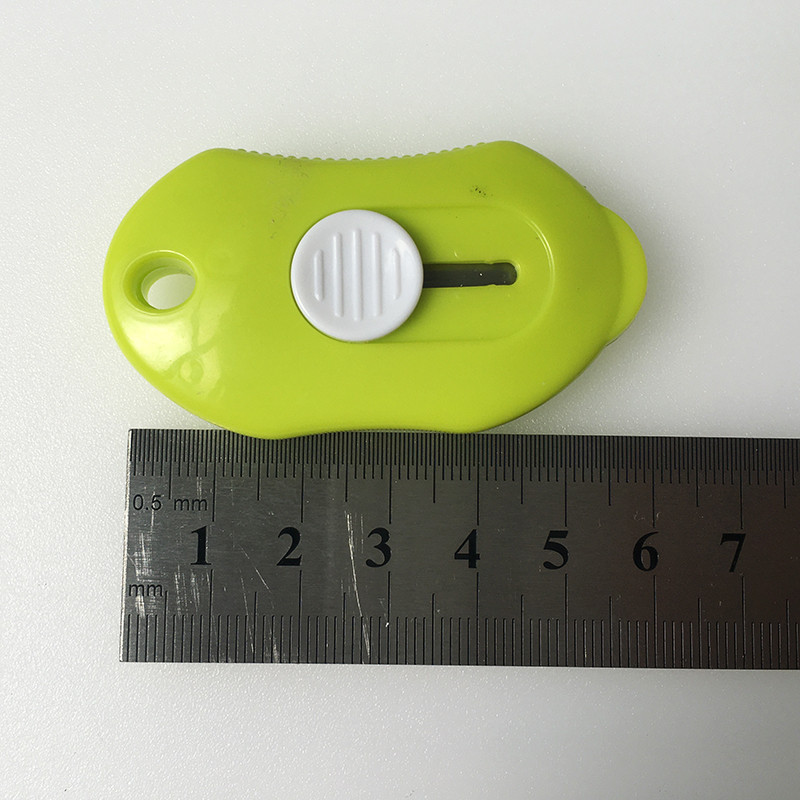 کاتر مدل فنر دار ایمنی کد Safety611 کاتر مدل فنر دار ایمنی کد Safety611