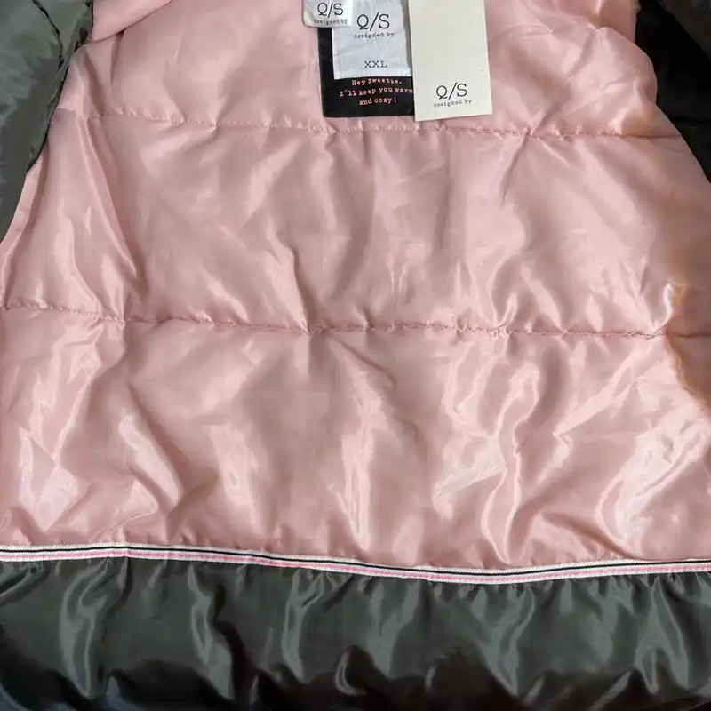 کاپشن زنانه کیو اس مدل Q 09